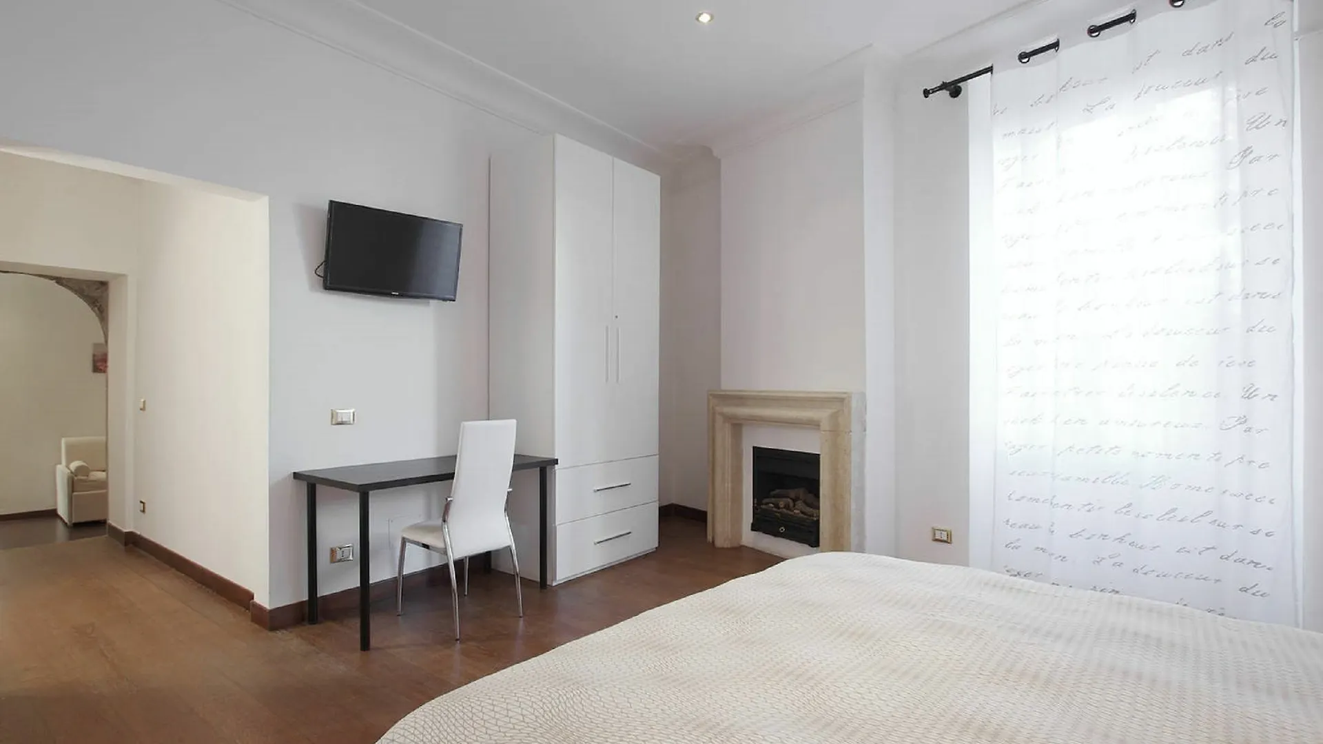 Central Rome Suites contacts